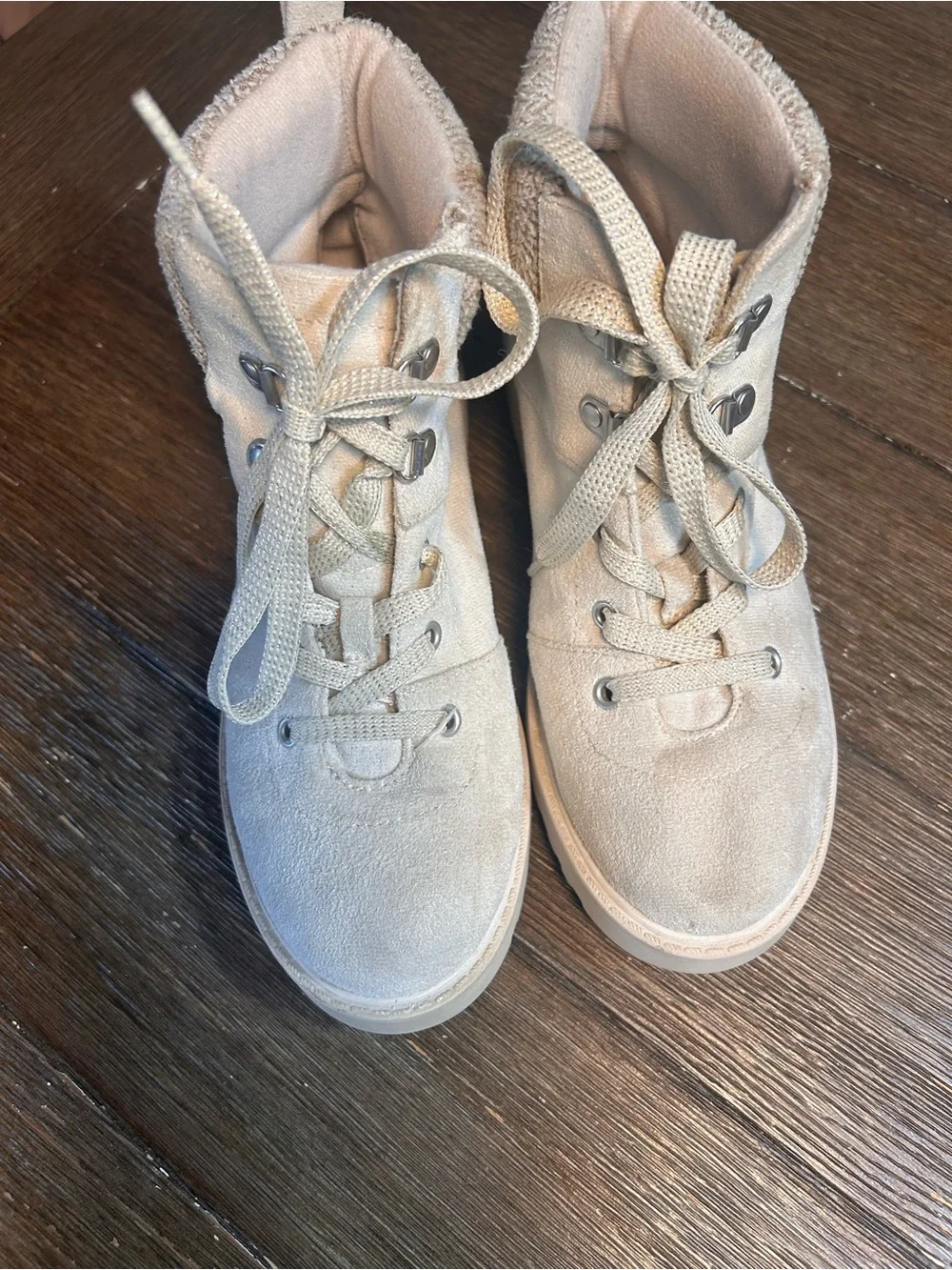 Crown Vintage cute cream